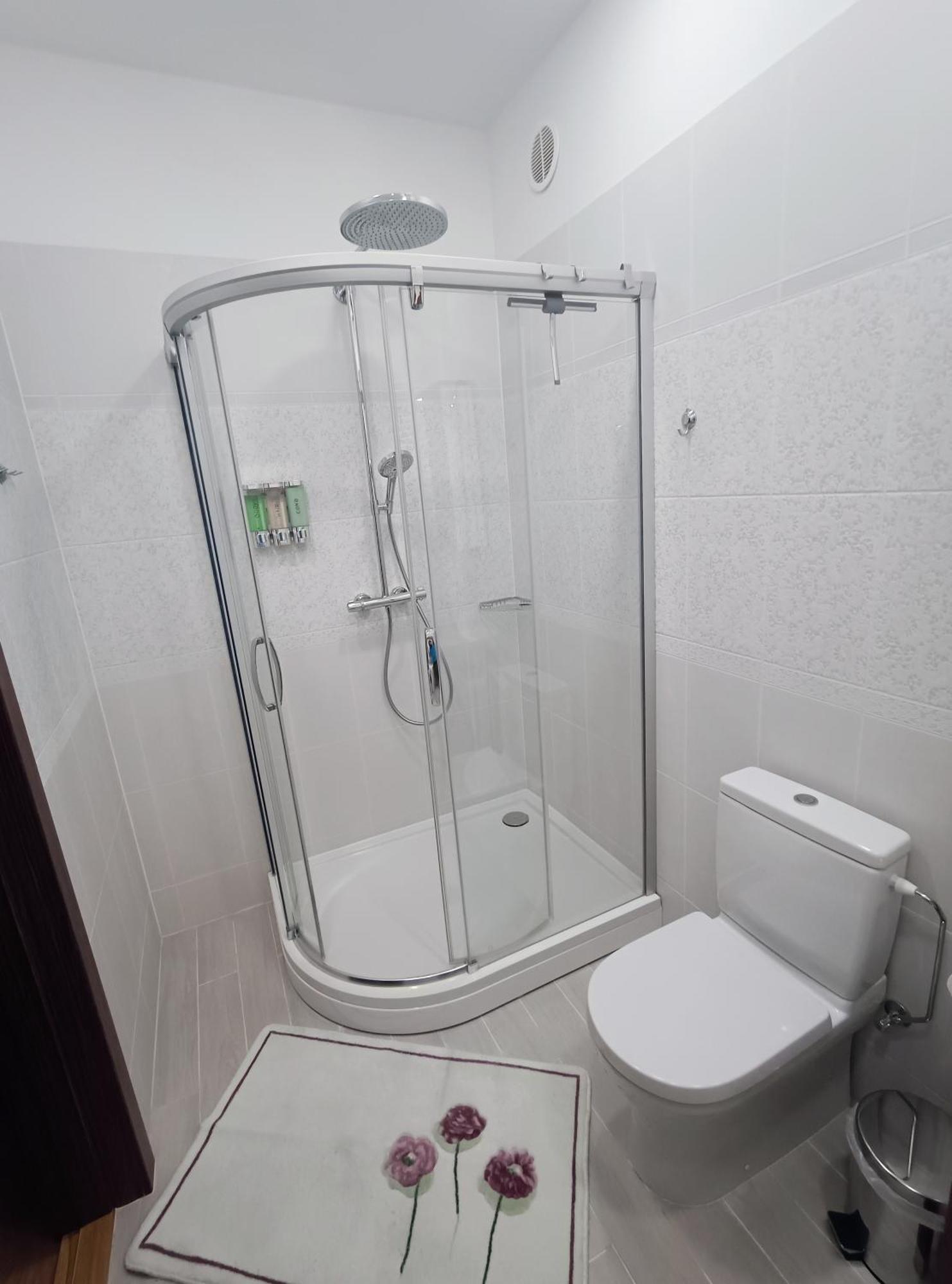 公寓 Ernests' Unique Townhouse With Sauna, Hot Tub And Free Parking 里加