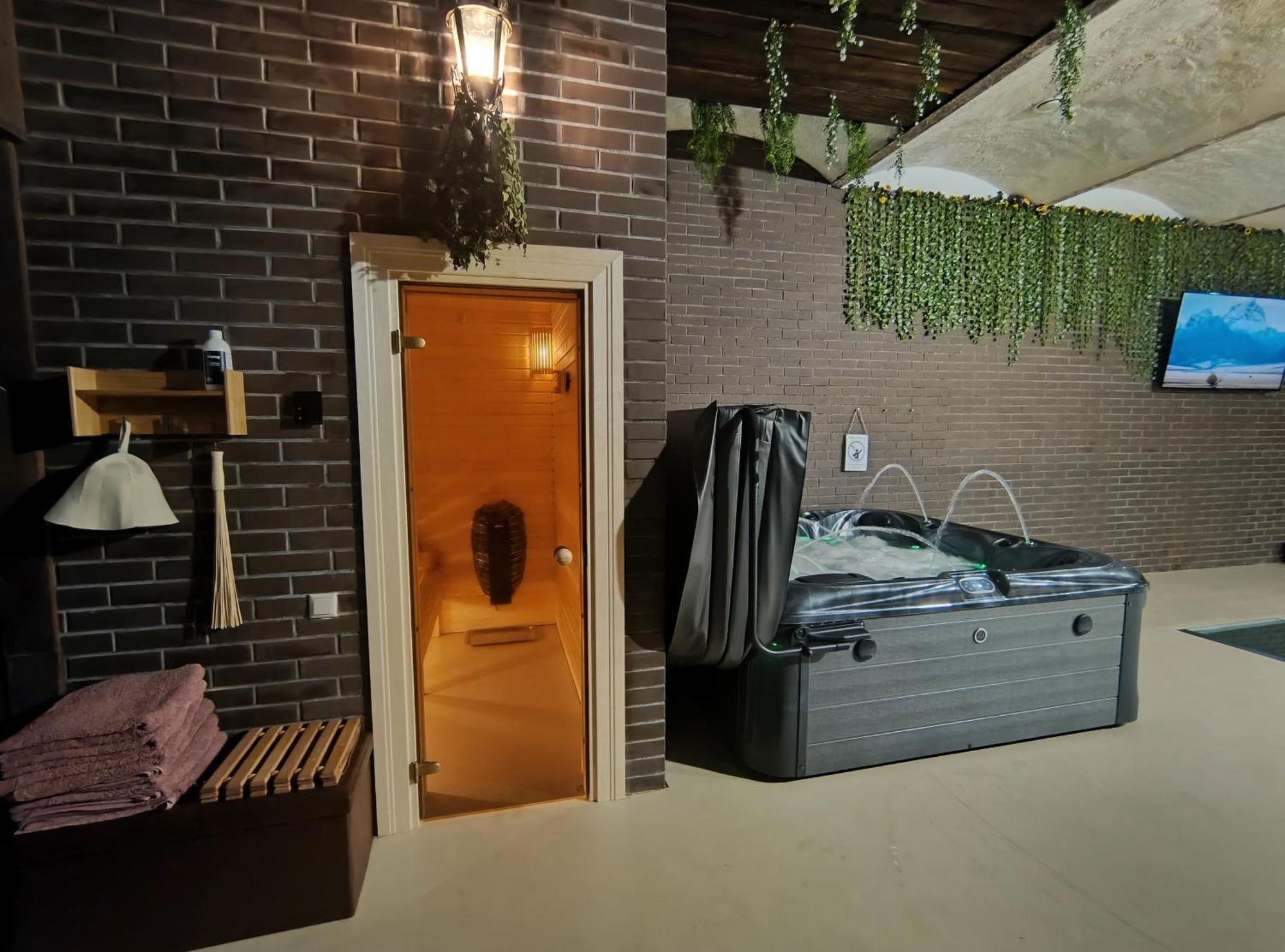 公寓 Ernests' Unique Townhouse With Sauna, Hot Tub And Free Parking 里加