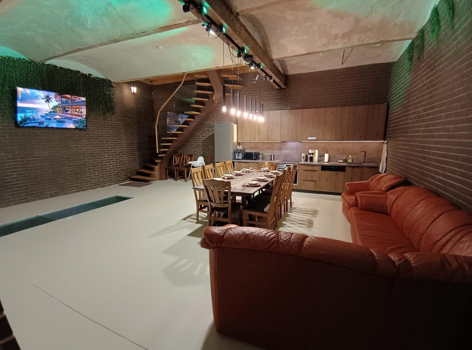 Ernests' Unique Townhouse With Sauna, Hot Tub And Free Parking 公寓 里加